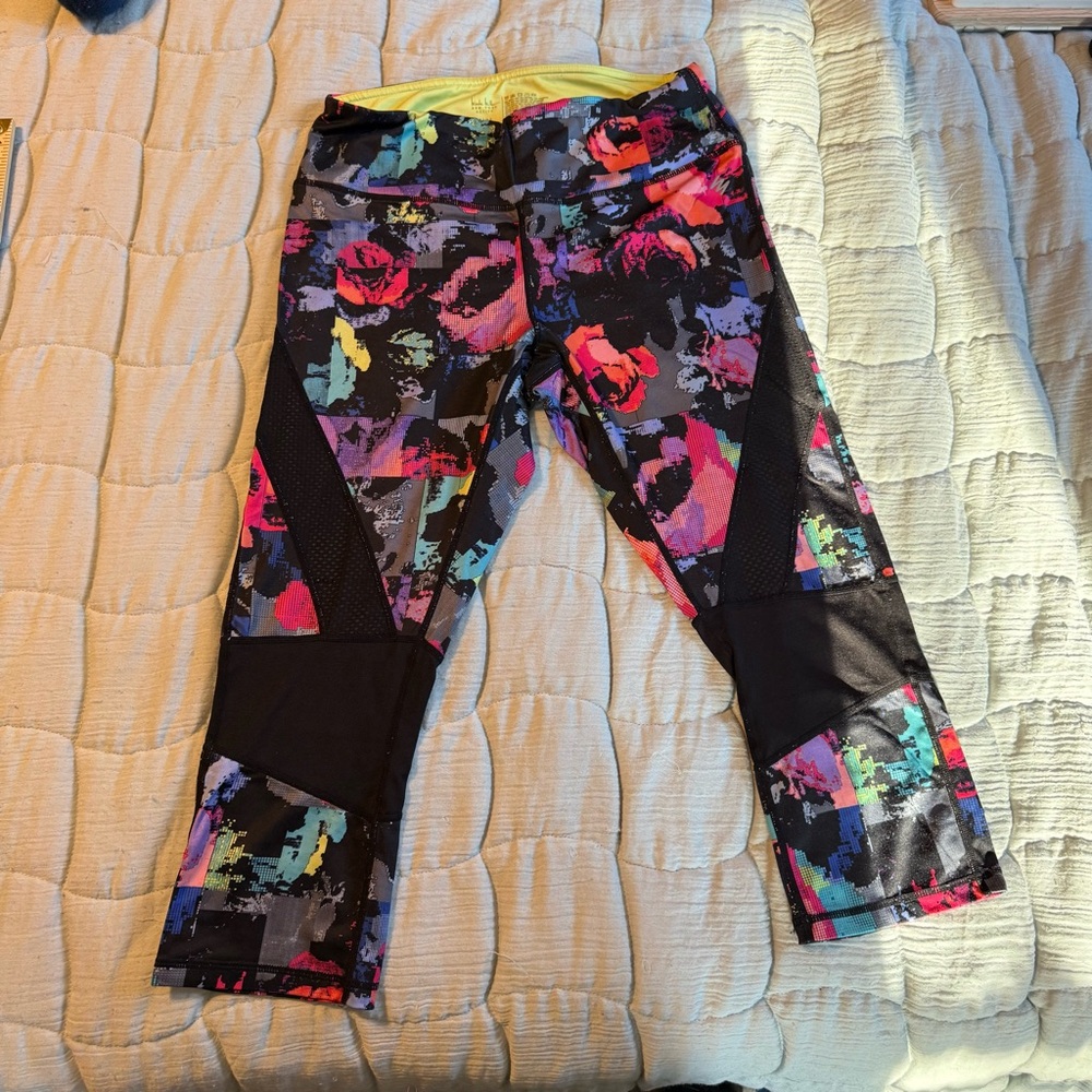 Nicole Miller Vibrant Floral Leggings